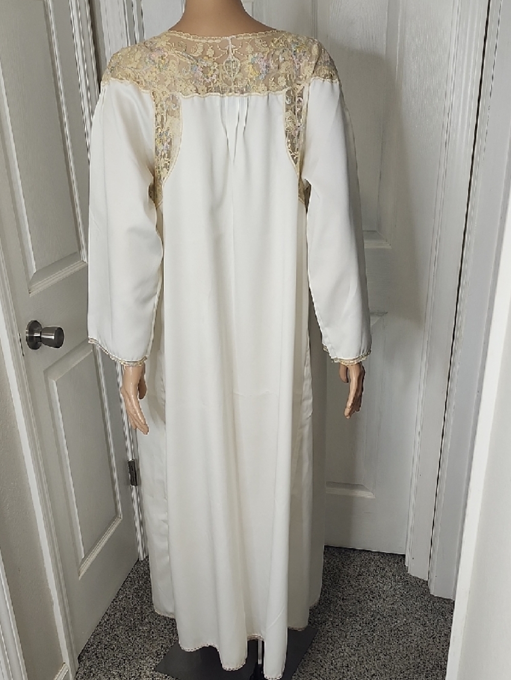 Christian Dior Lenceria Vintage White  Nightgown/Robe Set With Lace - Picture 9 of 16